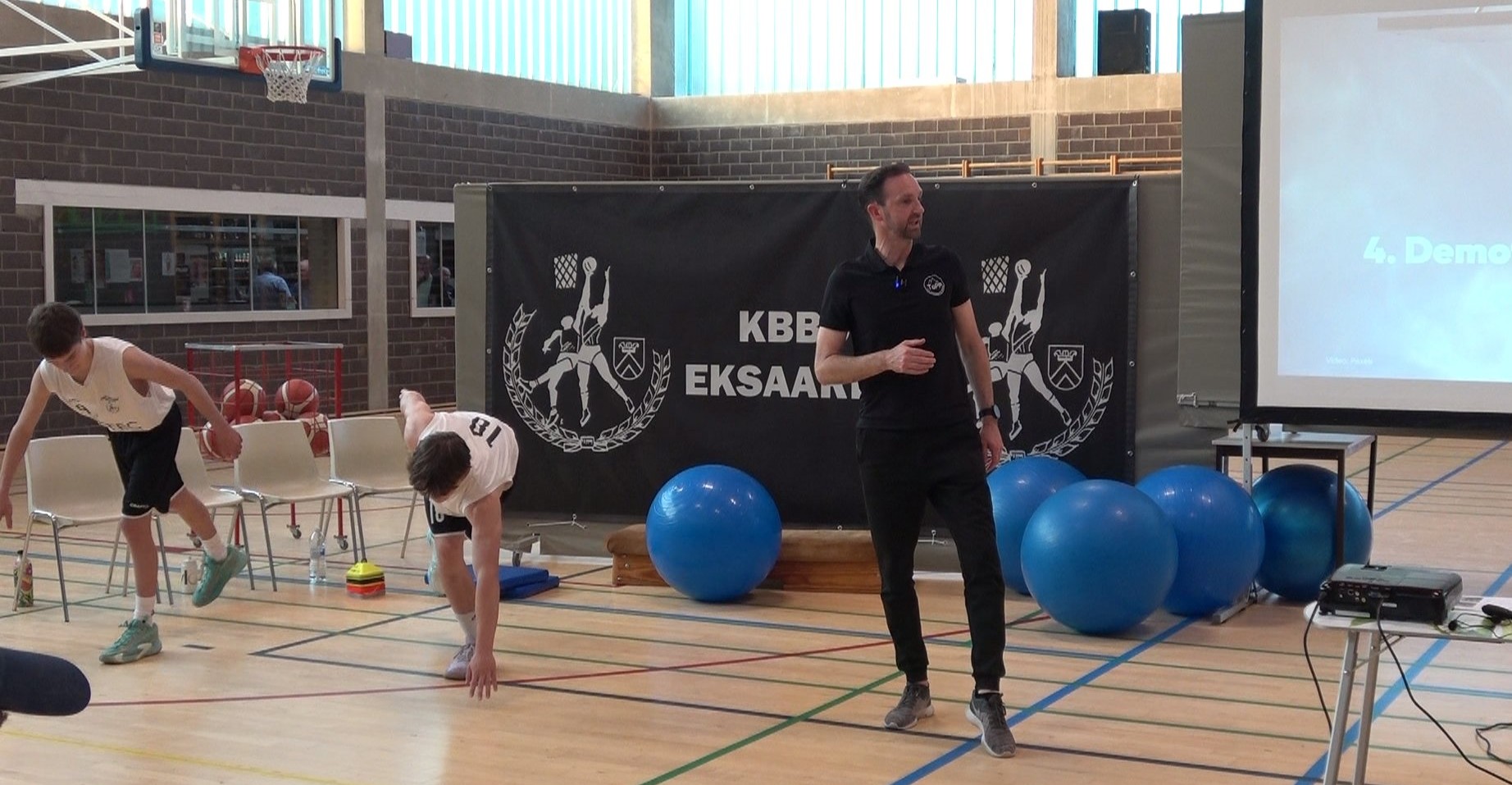 Thumbnail Integratie van preventie- en performance oefeningen in groepstrainingen in/off season (Ned)